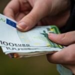 Ze betalen je salaris maandenlang 'in termijnen' zonder akkoord en met vertraging, maar het is niet genoeg om het contract te verbreken met recht op compensatie