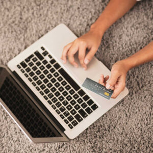 Het ministerie van Financiën informeert 437.000 zelfstandigen over online verkopen: wanneer en hoe ze deze moeten aangeven