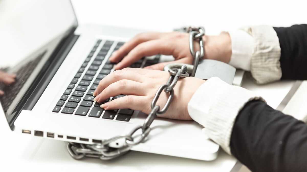 Het ministerie van Financiën zal sneller beslag kunnen leggen op het geld van zelfstandigen en bedrijven via Revolut, PayPal of Wise