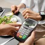 Kleine bedrijven die geen mobiele betalingen accepteren, kunnen de helft van de klanten wegjagen