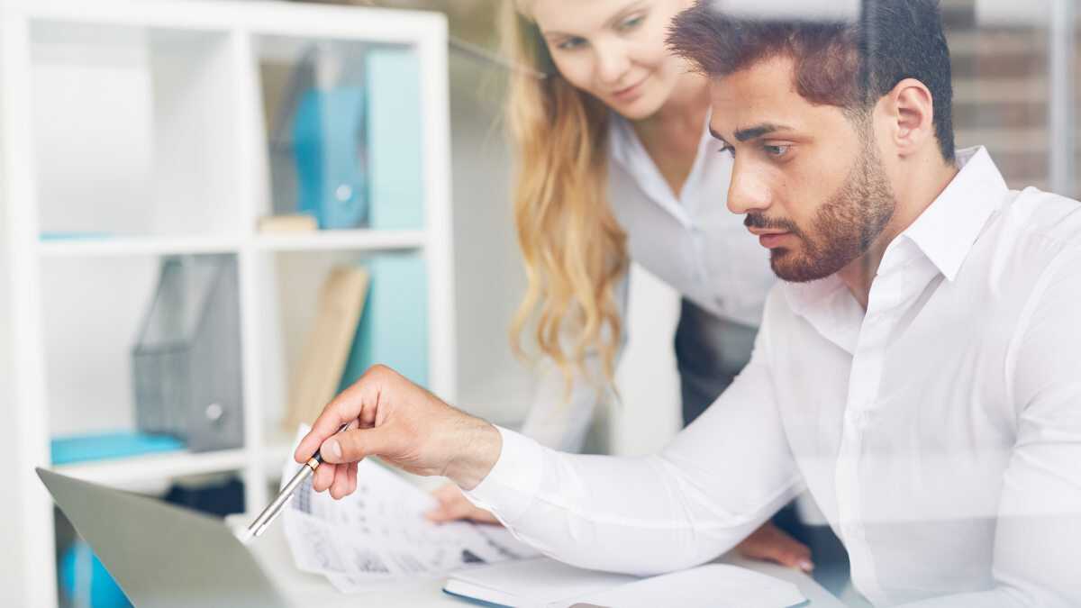 De INE zegt dat bedrijven 9% meer factureren dan vorig jaar, vooral in de handel of industrie