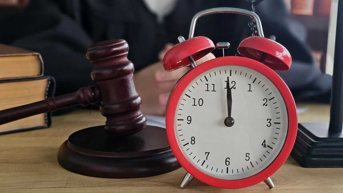 Justitie bevestigt dat augustus niet meetelt voor zelfstandigen die tegen een oplossing in beroep gaan bij de rechter