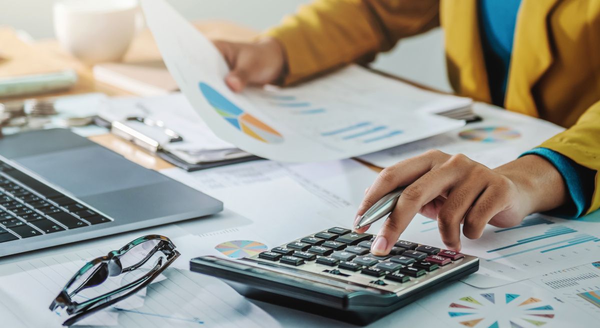 Hoe vergroten financiële banen de inkomensongelijkheid in steden wereldwijd?