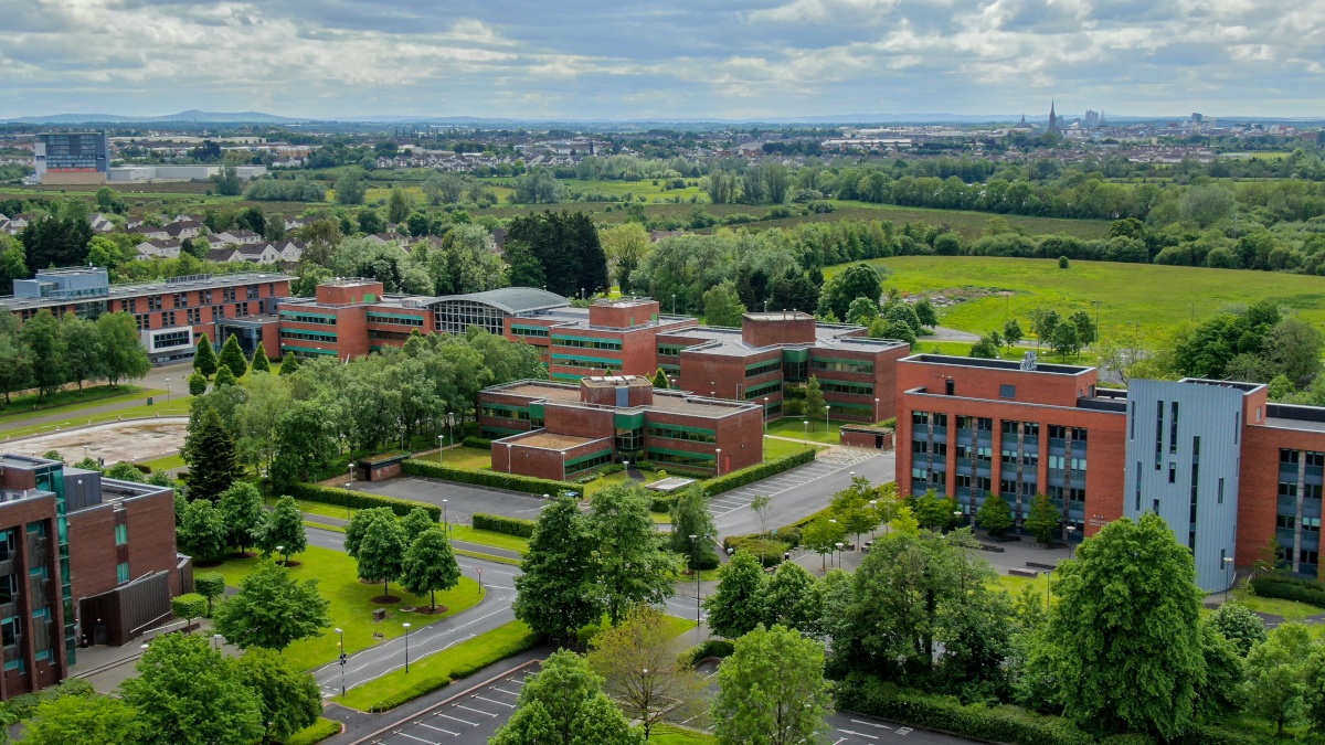Universiteit van Limerick eert eerste afgestudeerden in meeslepende techniek