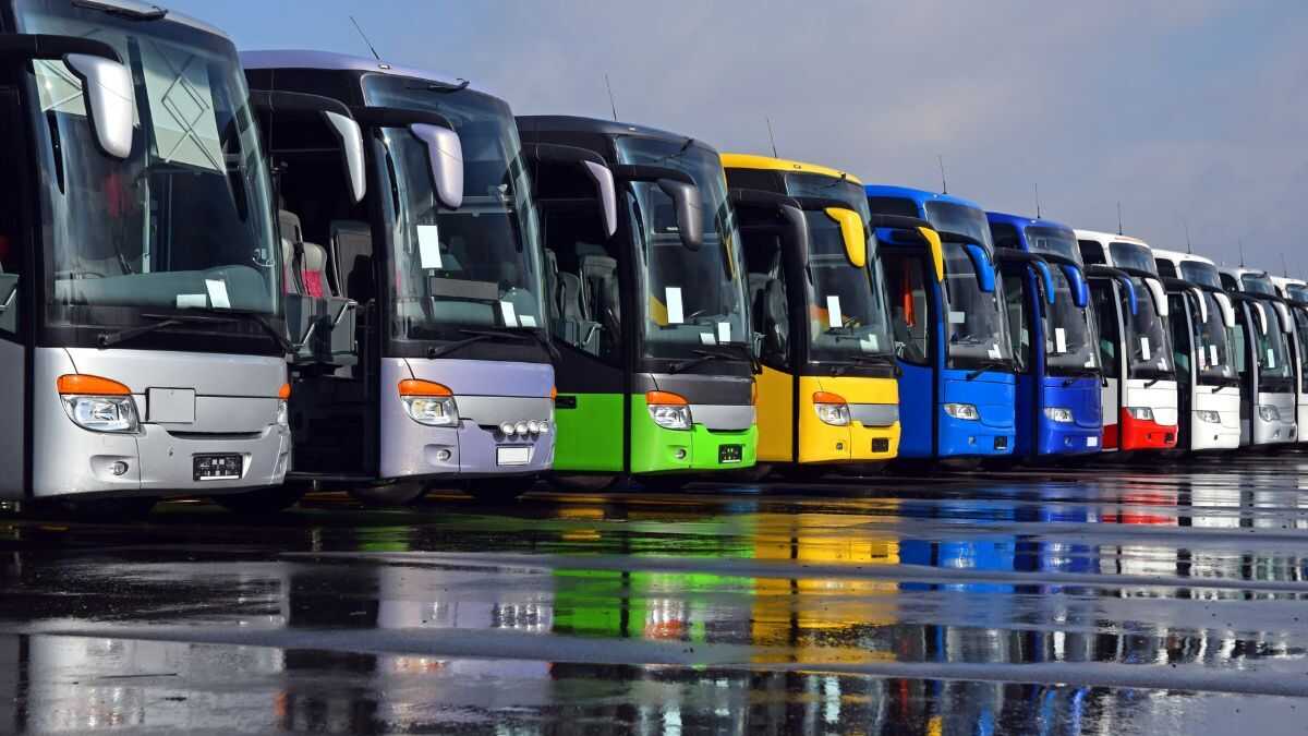 Renfe voltooit een nieuw buscontract per zone nadat de rechters het vorige contract, waarin het MKB werd uitgesloten, nietig hadden verklaard