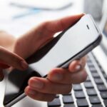 Zelfstandigen kunnen worden bestraft als ze hun werknemers dwingen hun persoonlijke mobiele telefoon te gebruiken om te werken.