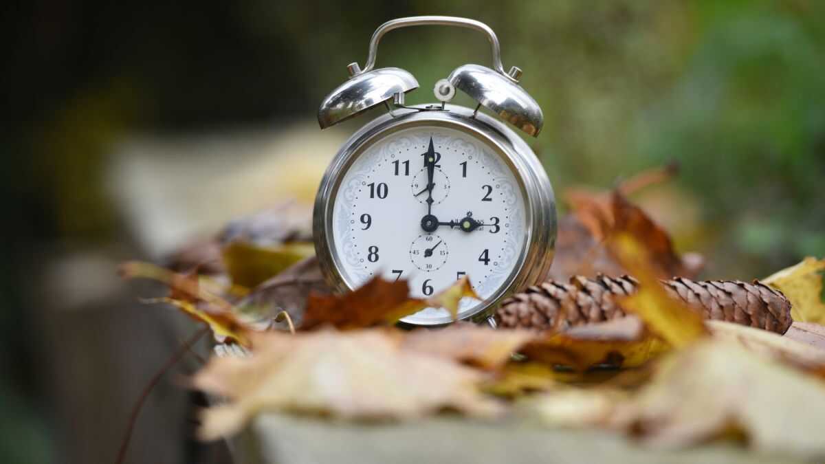 De overgang naar de wintertijd bedreigt de omzet van kleine bedrijven en de productiviteit van het MKB