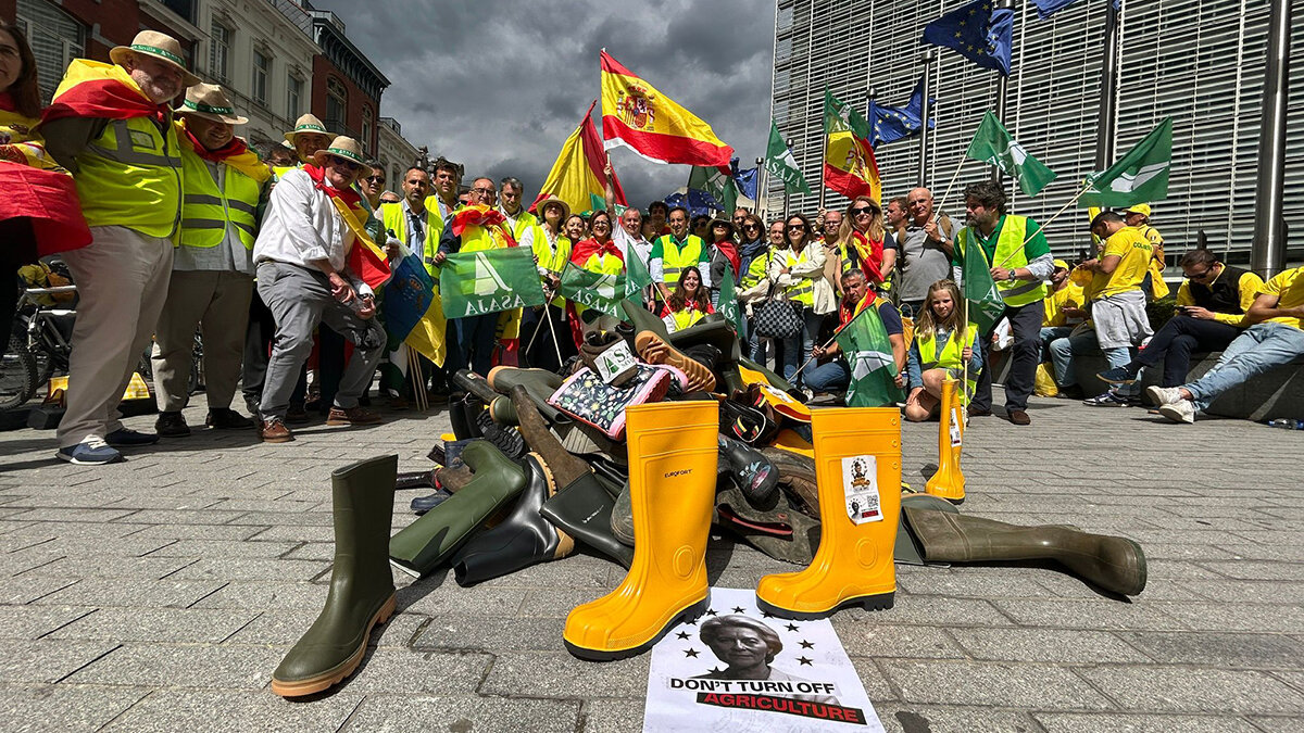 De zelfstandige boeren zetten hun protesten voort ondanks het feit dat de regering de steun voor diesel verlengt tot 2027